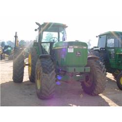 JOHN DEERE 4960 MFWD FARM TRACTOR