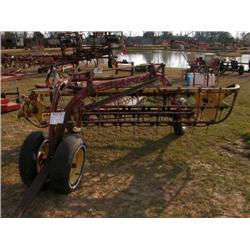 NEW HOLLAND 256 HAY RAKE