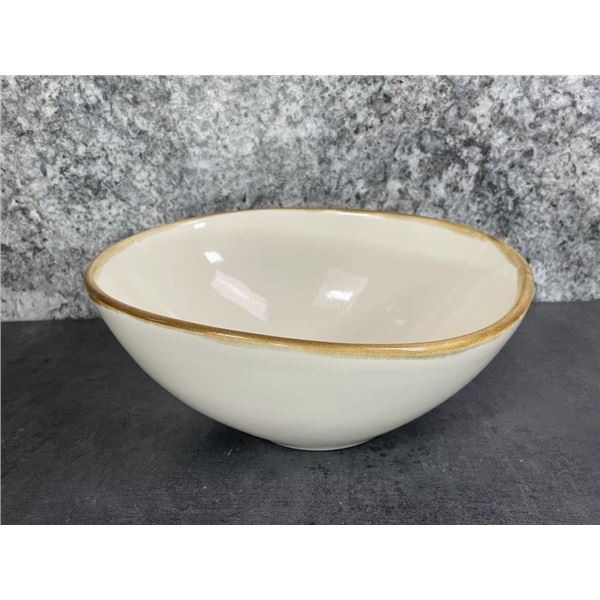 70oz, 10.5" White Terrastone Bowls - Lot of 6 &FJ551/R1-1