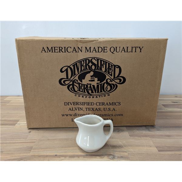 Diversified Ceramics DCI15W 4oz  Creamers - Lot of 24 (1 Case) &L6CR-5