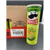 Image 2 : Pringles Dill Pickle Flavour (14 x 156g)
