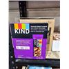 Image 1 : Kind Peanut, Salted Caramek Nut & Dark Chocolate Garnola Bars 3x (12x40g)