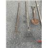 Image 2 : ASSORTED GARDEN TOOLS