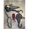 Image 1 : LOT OF PULLEYS AND YALE WINCH