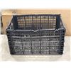 Image 2 : 15 PLASTIC CRATES