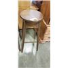 Image 3 : 2 WOOD BARSTOOLS