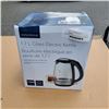 Image 1 : INSIGNIA 1.7L GLASS ELECTRIC KETTLE - TESTED WORKING, RETAIL $49