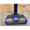 Image 2 : SHARK STICK VACUUM