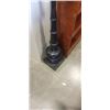Image 2 : VINTAGE PLANT STAND
