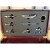 Image 3 : 2 BRAND NEW WINE GIFT BOXES - 2 BOTTLE WINE HOLDER W/ CORKSCREW, BOTTLE STOPPER, POURER, AND FOIL CU