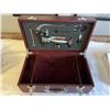 Image 4 : 2 BRAND NEW WINE GIFT BOXES - 2 BOTTLE WINE HOLDER W/ CORKSCREW, BOTTLE STOPPER, POURER, AND FOIL CU
