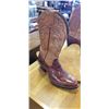 Image 2 : BROWN LEATHER COWBOY BOOTS AND LEATHER SEAT