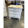 Image 2 : DRESSER AND NIGHTSTAND
