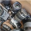 Image 4 : ASSORTED VINTAGE 35MM CAMERAS