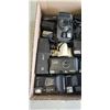 Image 2 : ASSORTED VINTAGE 35MM CAMERAS