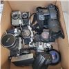 Image 1 : ASSORTED VINTAGE 35MM CAMERAS