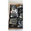 Image 2 : ASSORTED VINTAGE 35MM CAMERAS