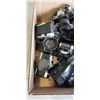 Image 2 : ASSORTED VINTAGE 35MM CAMERAS