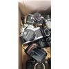 Image 2 : ASSORTED DIGITAL AND 35MM CAMERAS