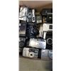 Image 2 : ASSORTED DIGITAL AND 35MM CAMERAS