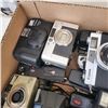 Image 2 : ASSORTED DIGITAL AND 35MM CAMERAS