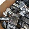 Image 8 : ASSORTED DIGITAL AND 35MM CAMERAS