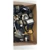 Image 3 : ASSORTED VINTAGE 35MM CAMERAS