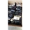 Image 2 : ASSORTED VINTAGE 35MM CAMERAS