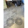 Image 1 : GARDEN DECOR CHAIR AND LIVING WREATHS
