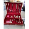 Image 2 : ROGERS ONEIDA 31 PC FLATWARE SET WITH SERVING SETS