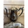 Image 2 : LARGE LOT OF SILVER PLATE PLATES, DISHES, ETC