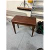 Image 1 : Piano bench