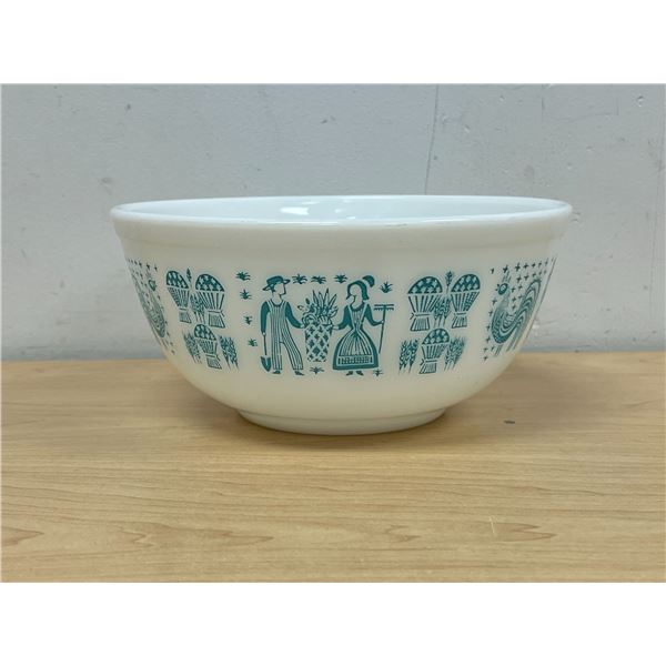 Pyrex Turquoise Butterprint Amish 2.5 Qt. Mixing Bowl - very nice overall