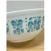Image 3 : Pyrex Turquoise Butterprint Amish 2.5 Qt. Mixing Bowl - very nice overall