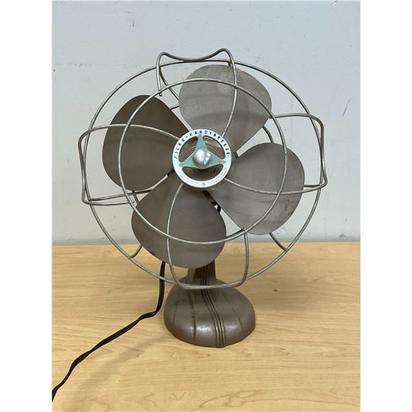 Vintage Metal Silex Handybreeze Oscillating Fan - single Speed Works - about 11.5"W 14"T