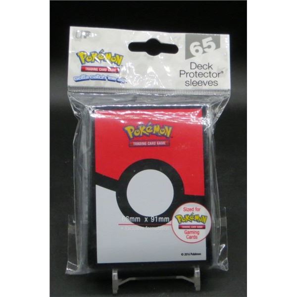Standard Size Card Sleeves: "Pokeball" (66mm x 91mm)