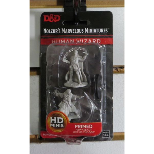 Dungeons & Dragons Nolzur's Marvelous Unpainted Miniatures: Male Human Wizard
