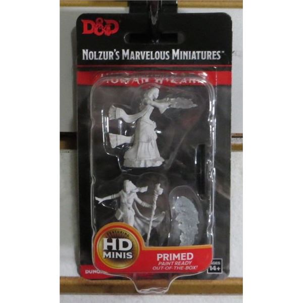 Dungeons & Dragons Nolzur's Marvelous Unpainted Miniatures: Human Wizard (Female)