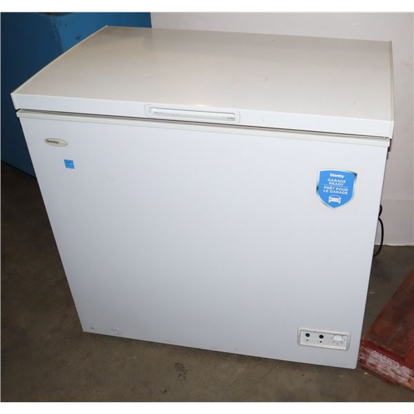 DANBY CHEST FREEZER, WORKING