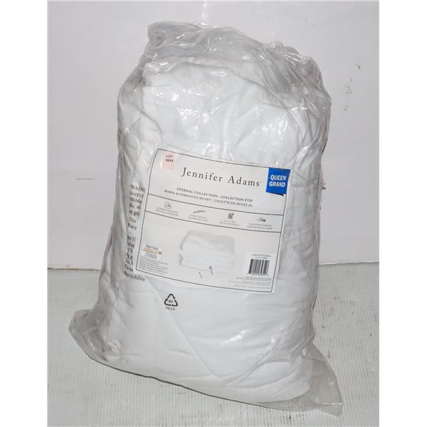 STORE RETURN: JENNIFER ADAMS QUEEN SIZE DUVET