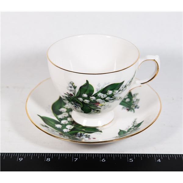 QUEEN ANNE BONE CHINA TEA SET