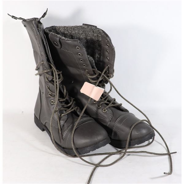 WOMEN'S BOOT SIZE 7