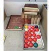 Image 1 : 15 Vintage Books & 1 Billiard Ball Set