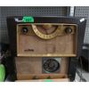 Image 1 : 2 Antique Radio/Record Players