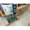 Image 1 : 32" Illuminated Wreath & 9' Illuminated Garland
