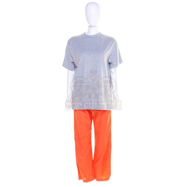 Salt - Salt's (Angelina Jolie) Prison Outfit – 35-40