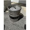 Image 1 : keg