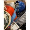 Image 2 : Kitchen items