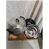 Image 1 : Stove items and pot