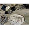 Image 3 : Assorted kitchen and decor